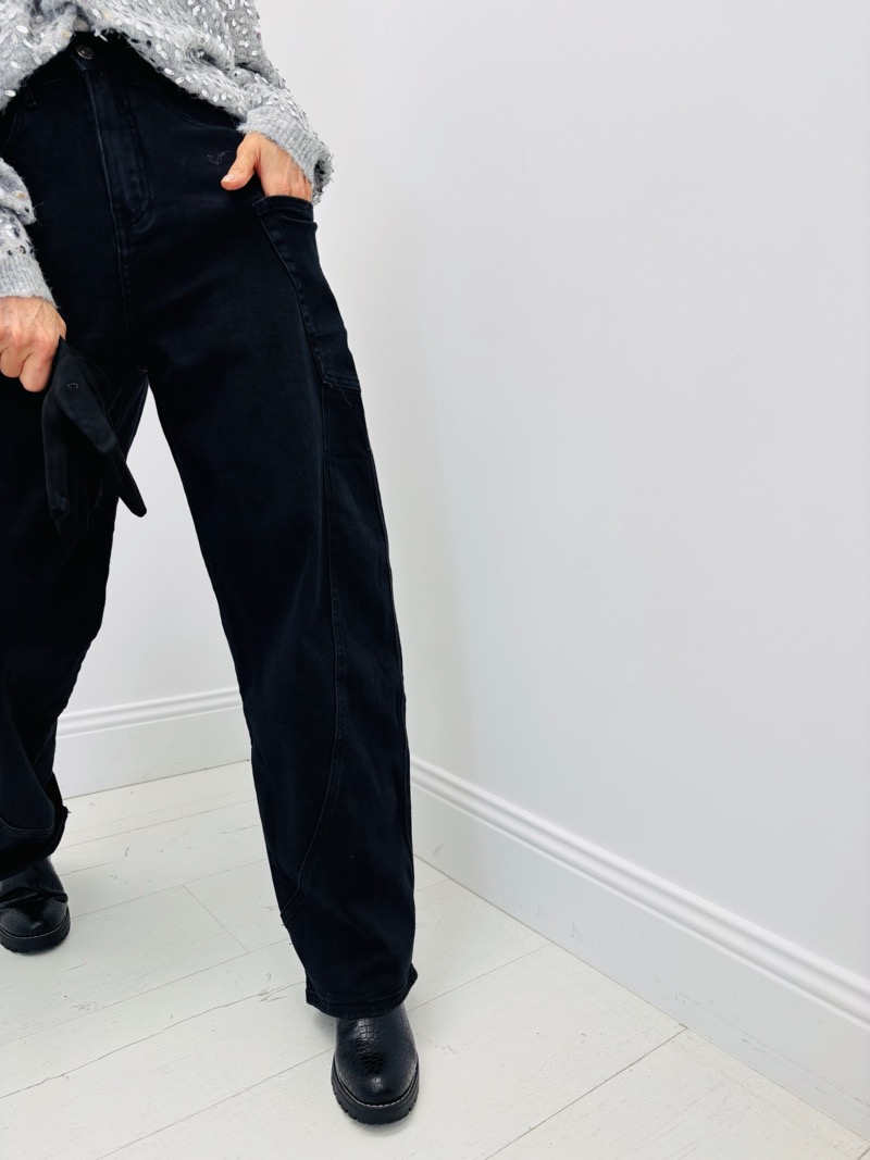 Jean Coupe Barrel Noir – Modernité Oversize & Silhouette Structurée – Image 5