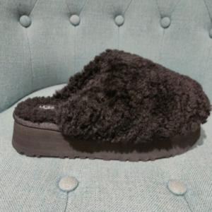 Chaussons semelle compensée UGG