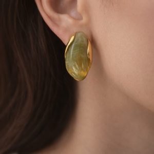 Boucles d’Oreilles Résine Marbrée – Élégance Organique & Reflets Dorés