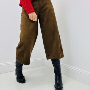 Bermuda Large en Suédine – Coupe Moderne & Toucher Velours