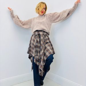 Jupe Chemise à Carreaux – Coupe Asymétrique Originale