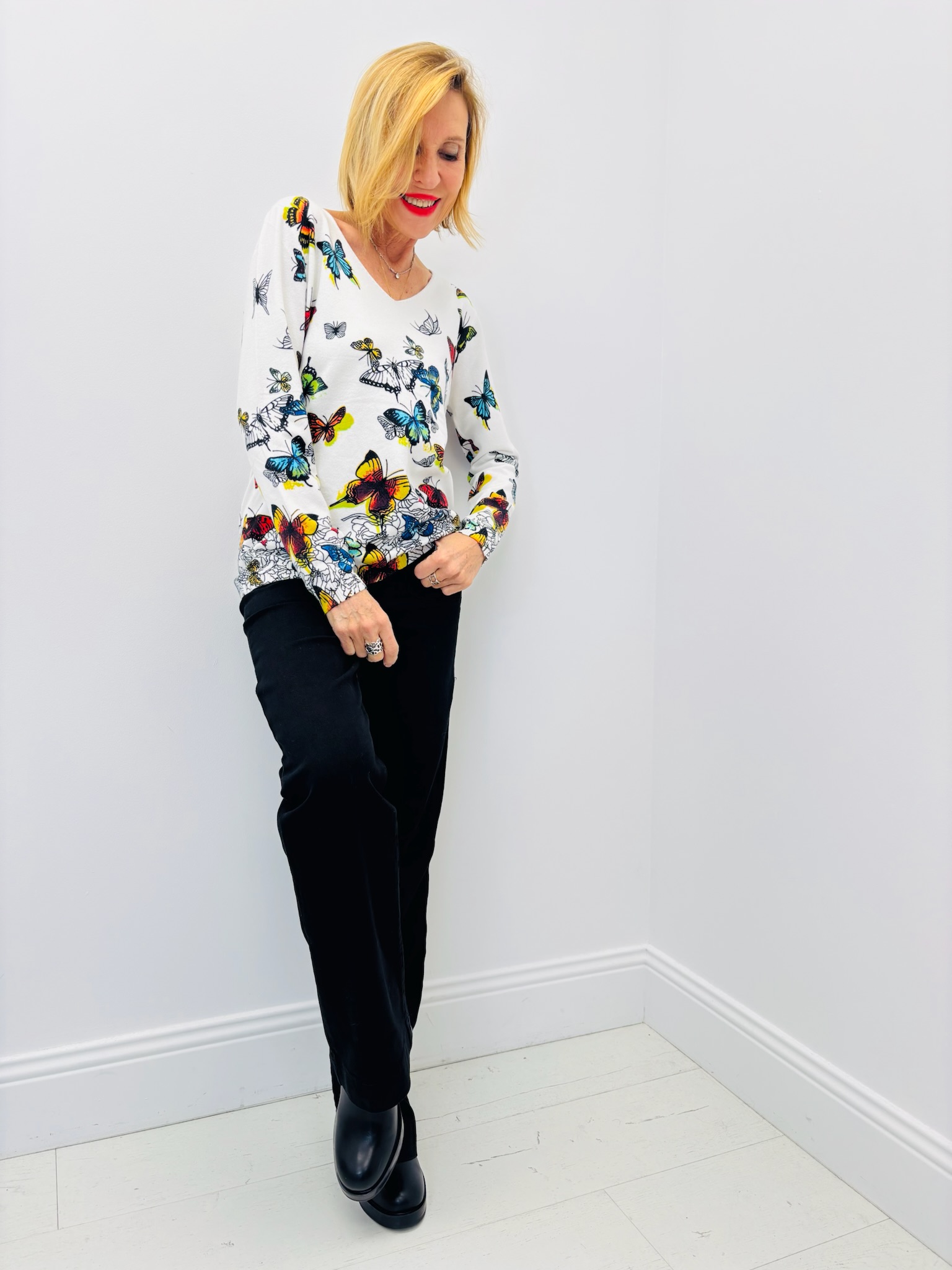 Pull Papillons Colorés – Esprit joyeux et maille fluide - Image 5