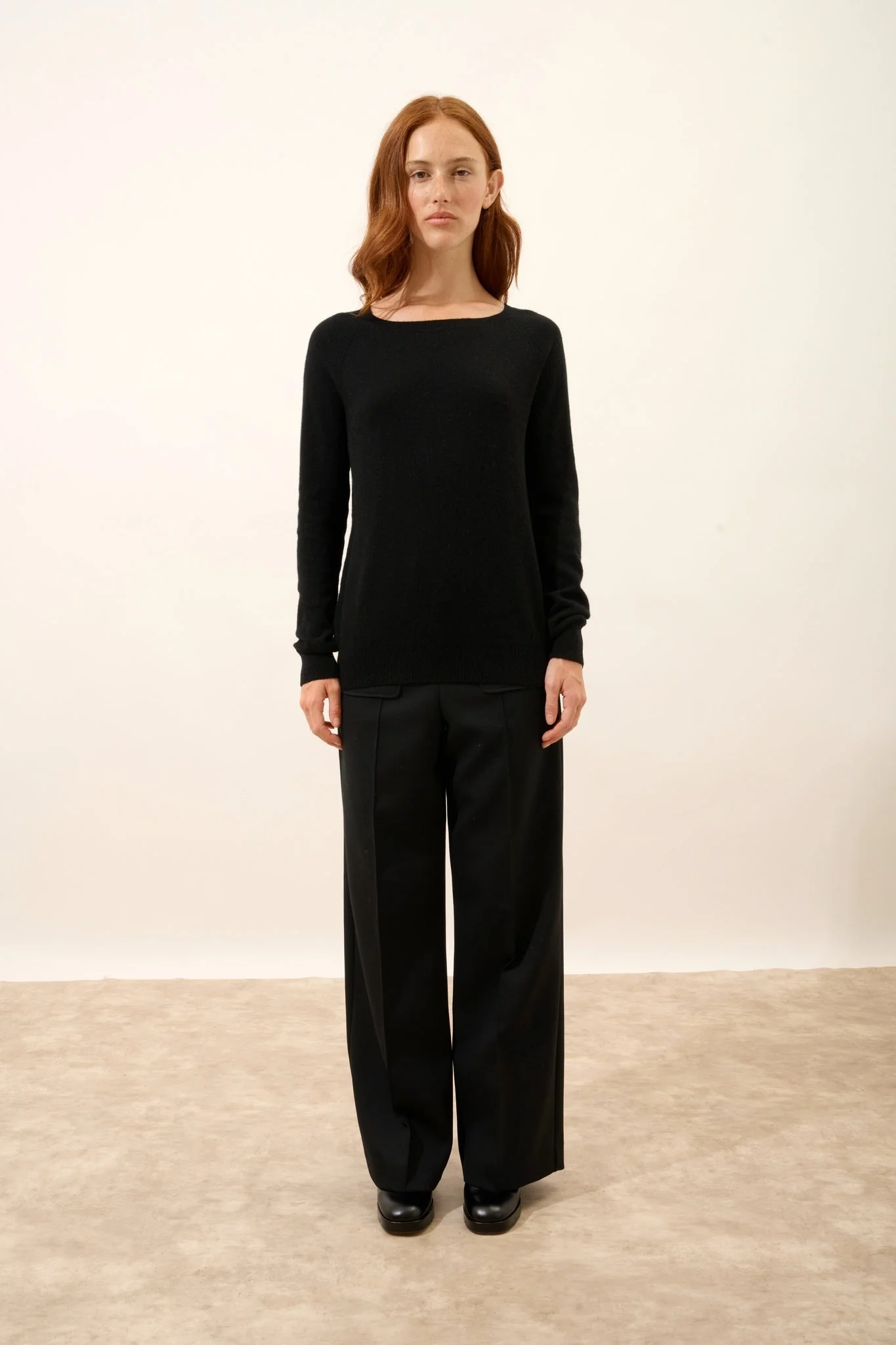 ABIGAIL pull col bateau goutte dos noir - Image 4