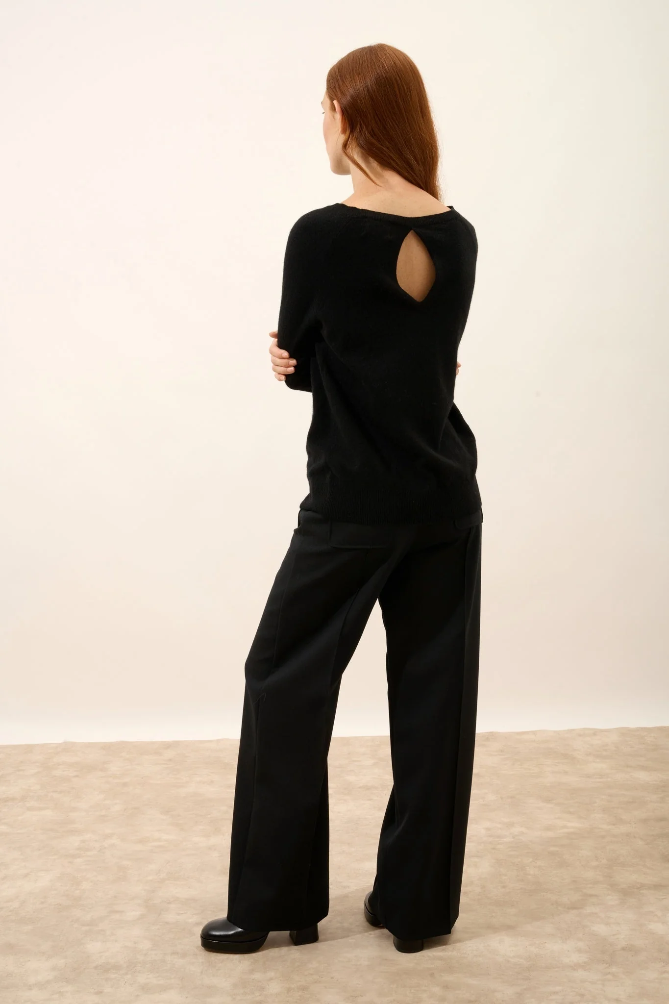 ABIGAIL pull col bateau goutte dos noir - Image 7