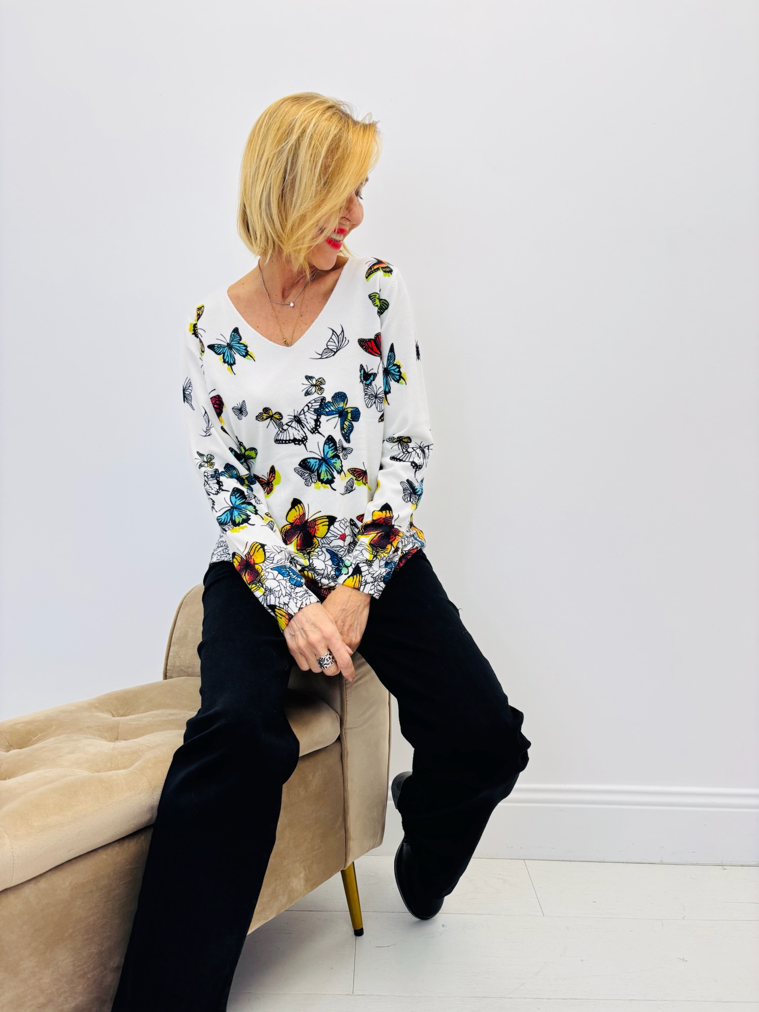 Pull Papillons Colorés – Esprit joyeux et maille fluide