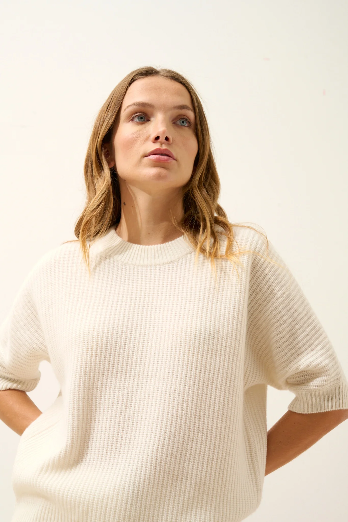 ÉRINA t-shirt col bateau chauve souris 4 fils ivoire – Image 2