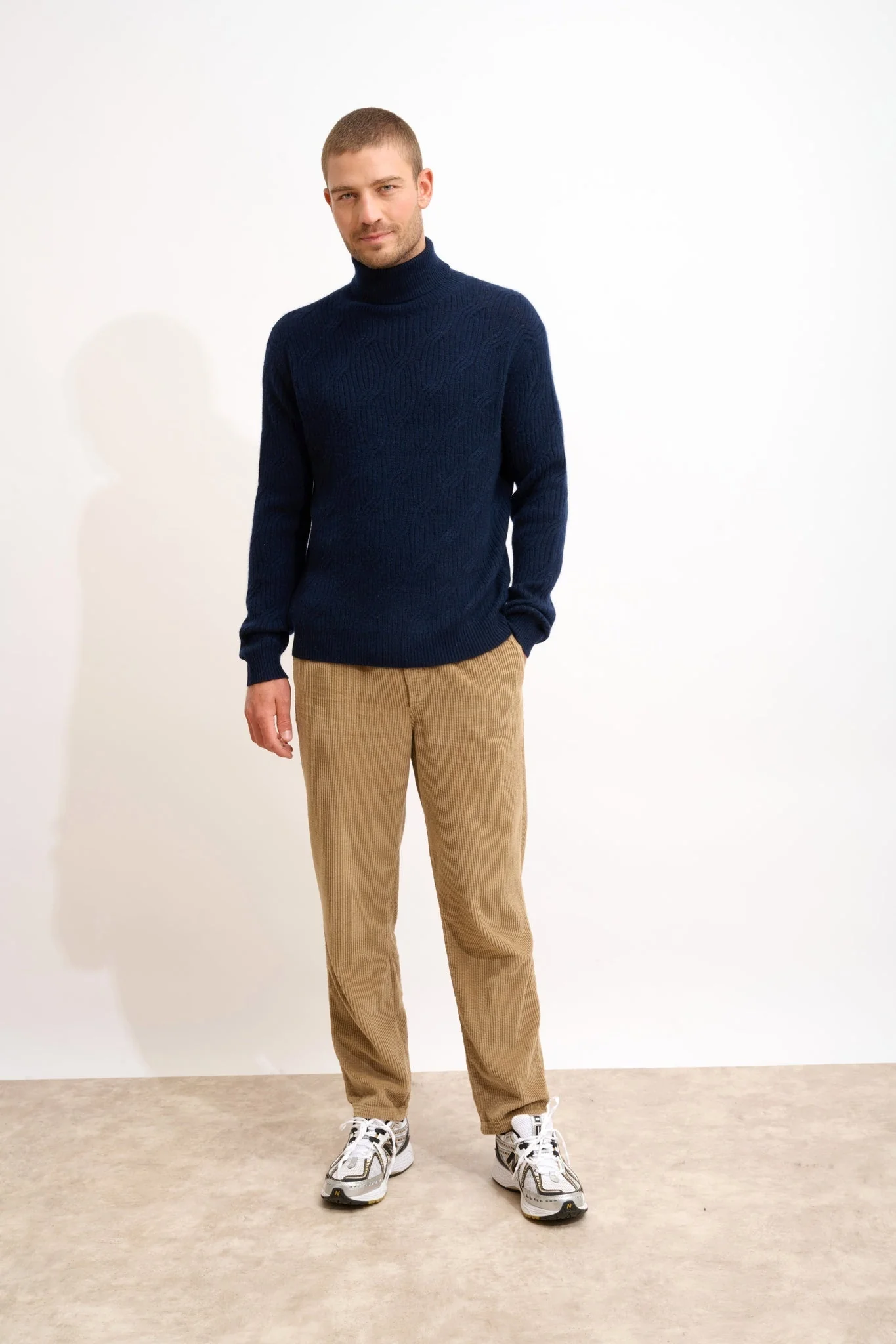 GOBA pull col roulé navy