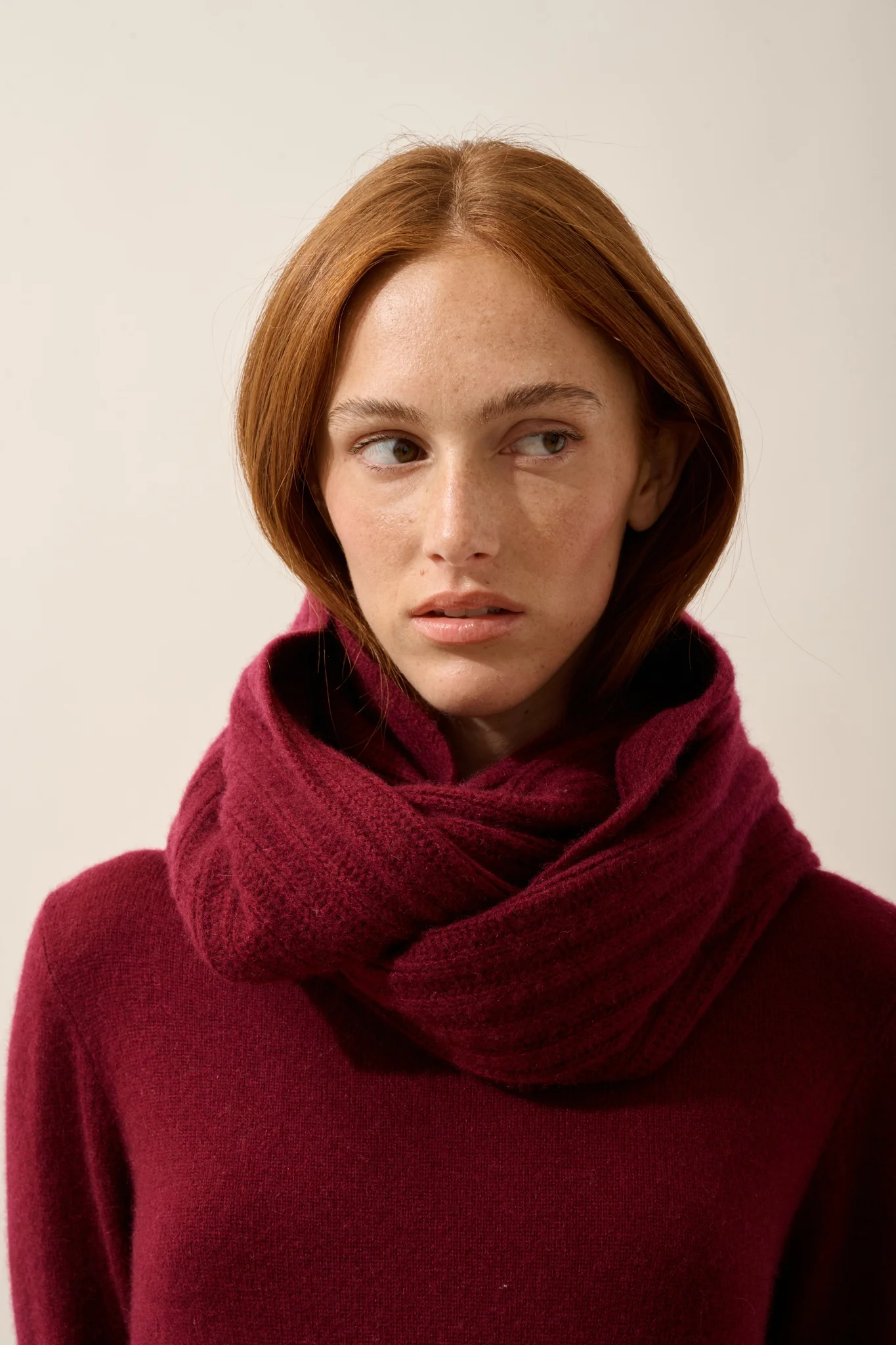 HUTTON tour de cou 4 fils bordeaux – Image 6