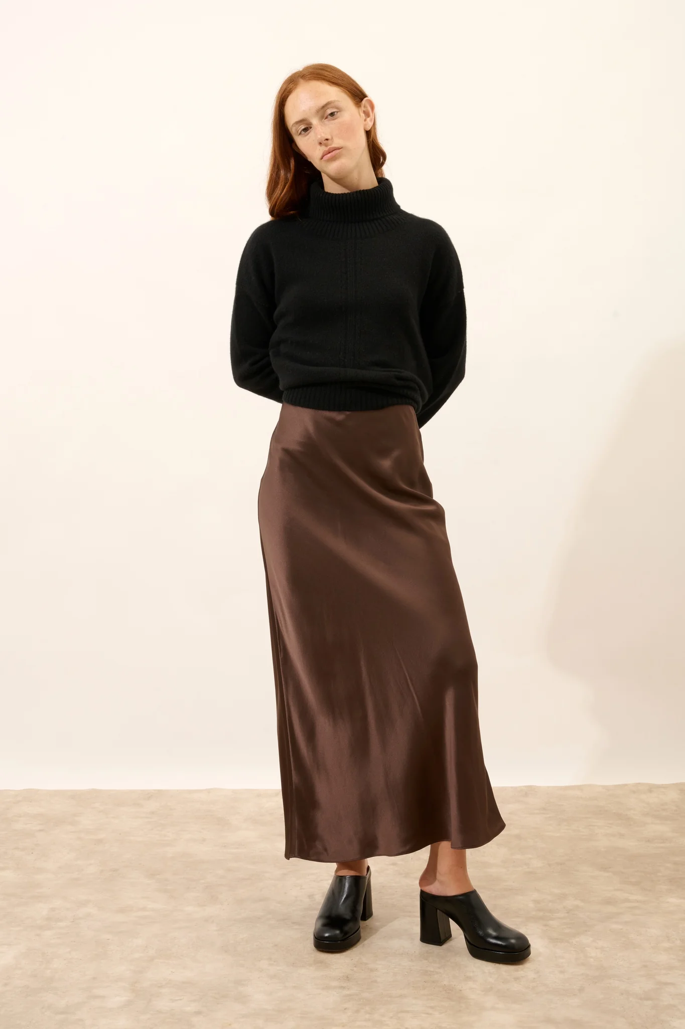 ILONA pull col roulé noir – Image 2