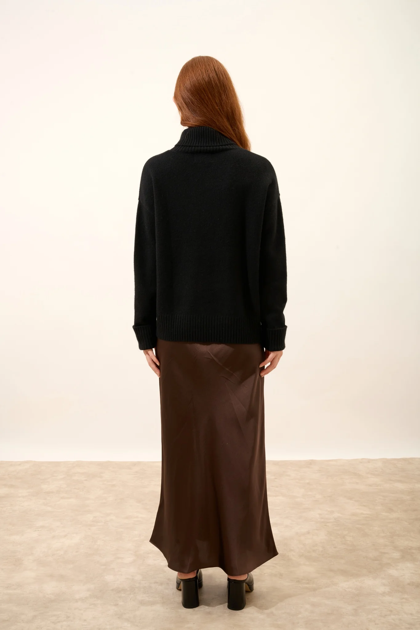 ILONA pull col roulé noir – Image 4