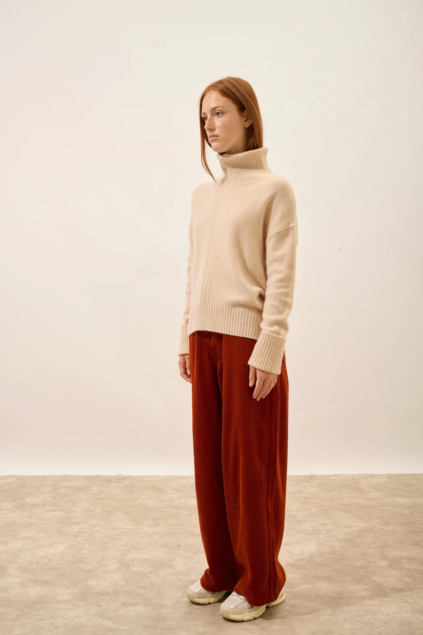 ILONA pull col roulé sable – Image 6