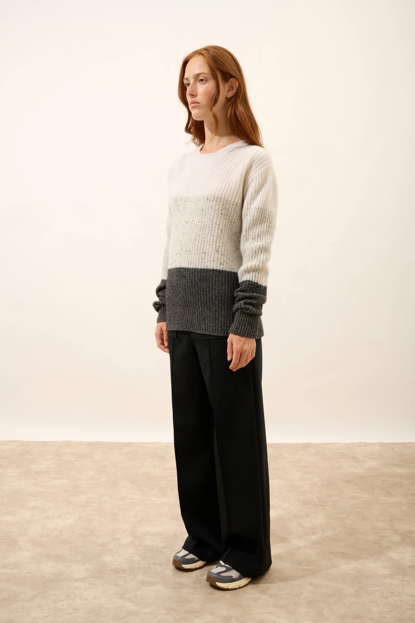 ILYANA pull col rond 6 fils tri-color blanc chiné/(gris/noir)/(noir/blanc) – Image 6