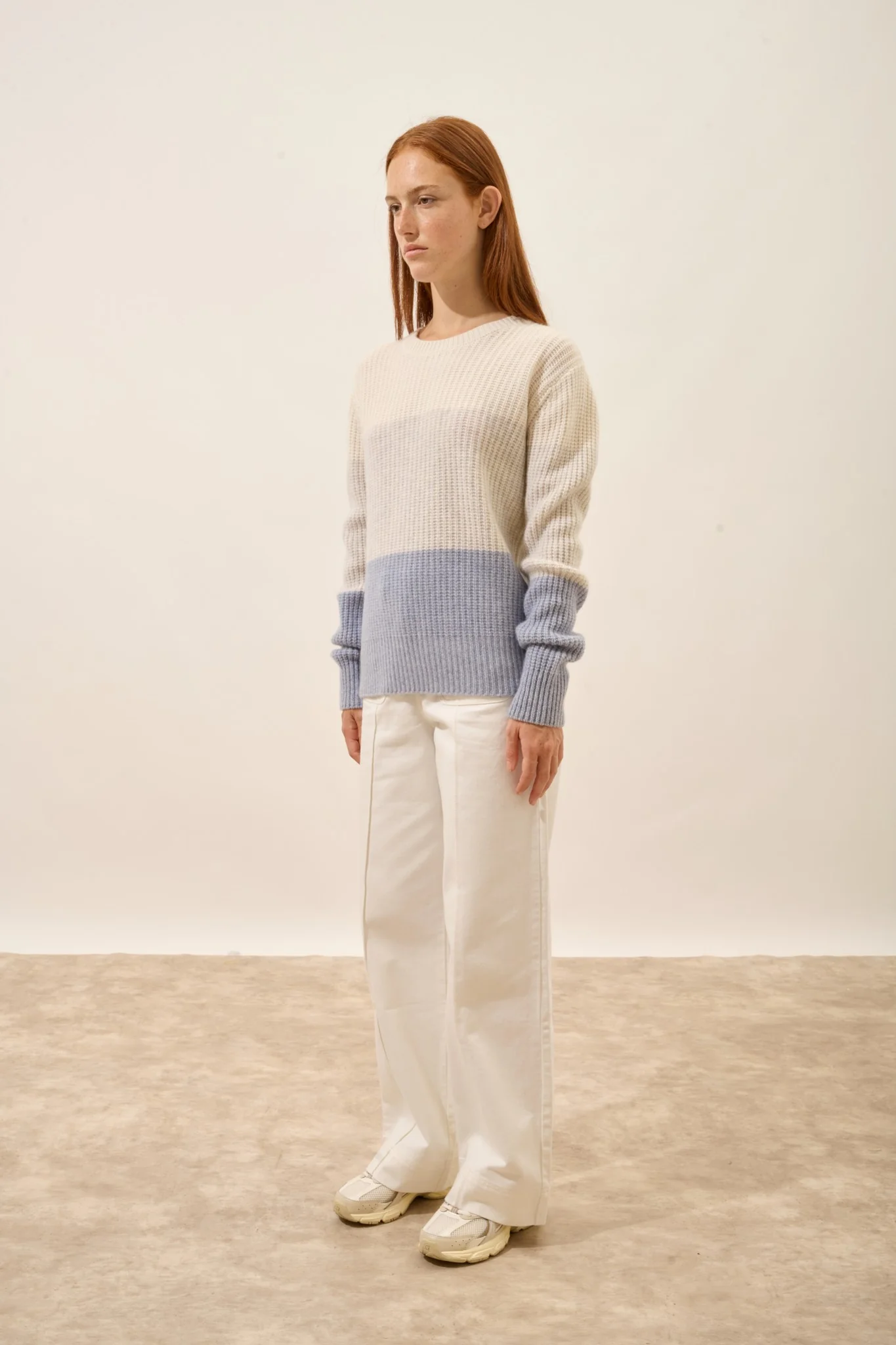 ILYANA pull col rond 6 fils tri-color ivoire/gris perle chiné/bleu ivoire – Image 6