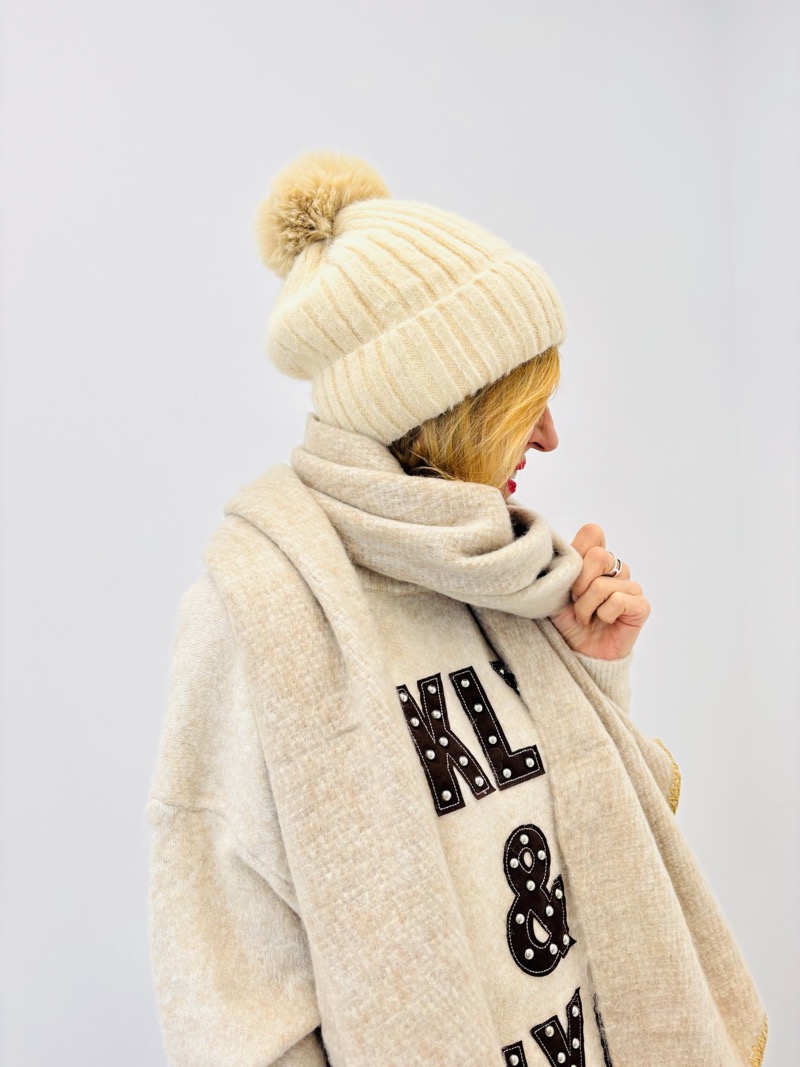 Bonnet Pompon Doux & Chaud – L’Accessoire Hivernal Indispensable