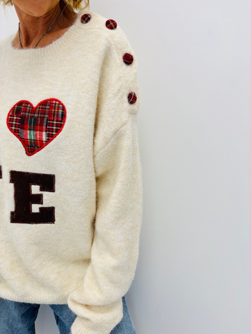 Pull Message Love à Détail Boutonné en Maille Douce - Image 4