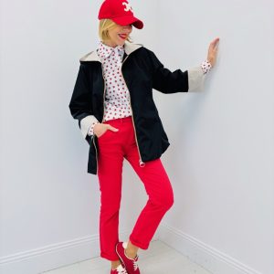 Veste Coupe-Vent Léger à Capuche – style urbain et praticité moderne