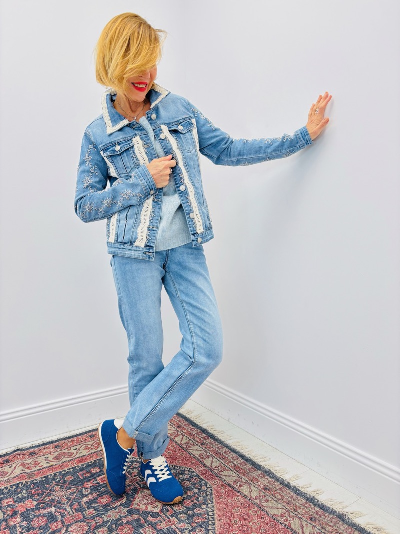 Veste En Jean Brodée À Détails Dentelle – Image 4