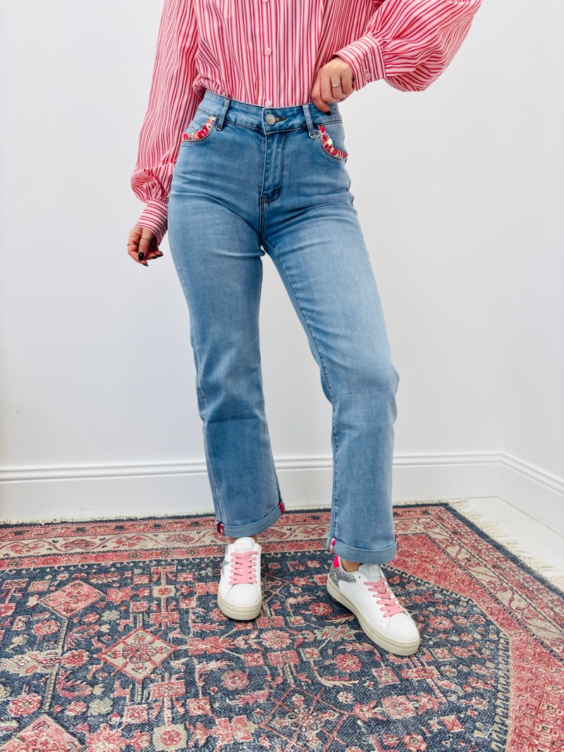 Jean Coupe Droite à Détails Colorés – Intemporel Revisité - Image 4