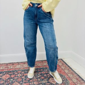 Jean Coupe Barrel Taille Haute – Denim Moderne & Tendance