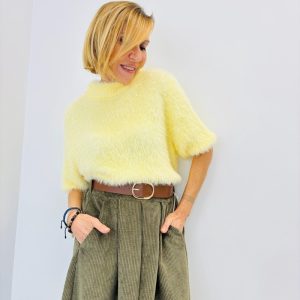 Pull Peluche Ultra Doux à Col Montant – Charme Cocooning & Féminité Moderne