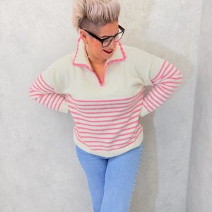 Pull rayé écru et rose avec col polo contrasté – Grande Taille – Douceur graphique et style casual chic