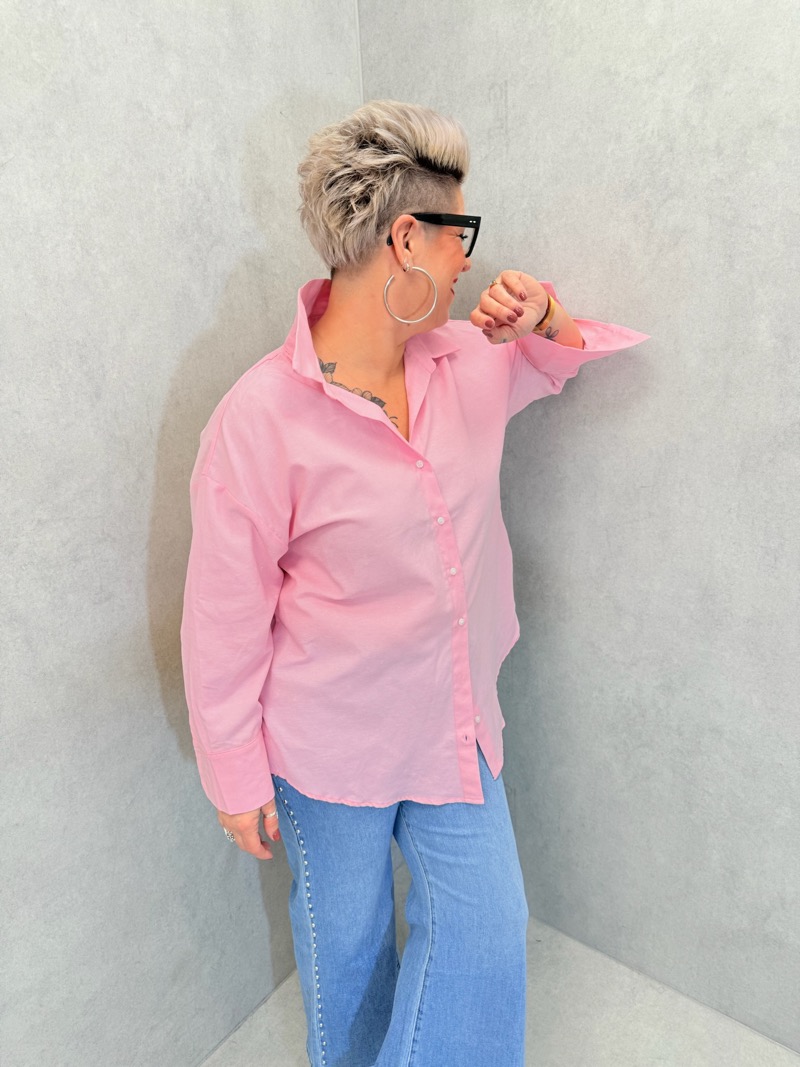 Chemise fluide unie rose vif – Grande Taille – Élégance moderne et confort absolu - Image 4