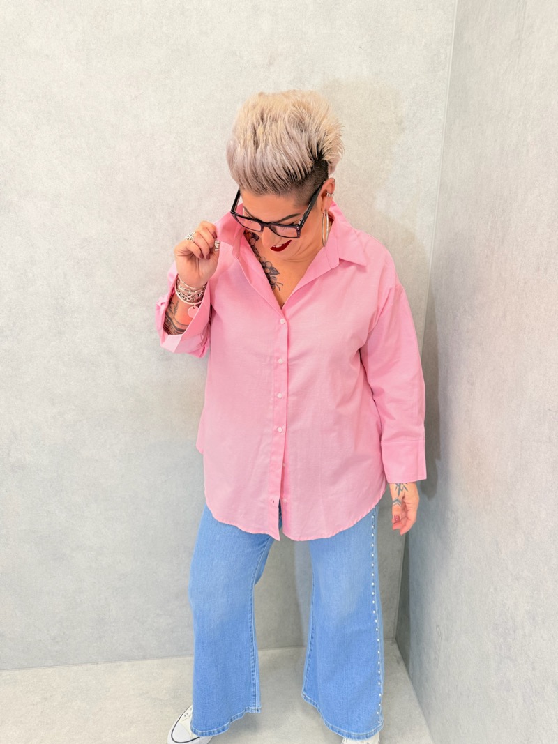 Chemise fluide unie rose vif – Grande Taille – Élégance moderne et confort absolu - Image 2