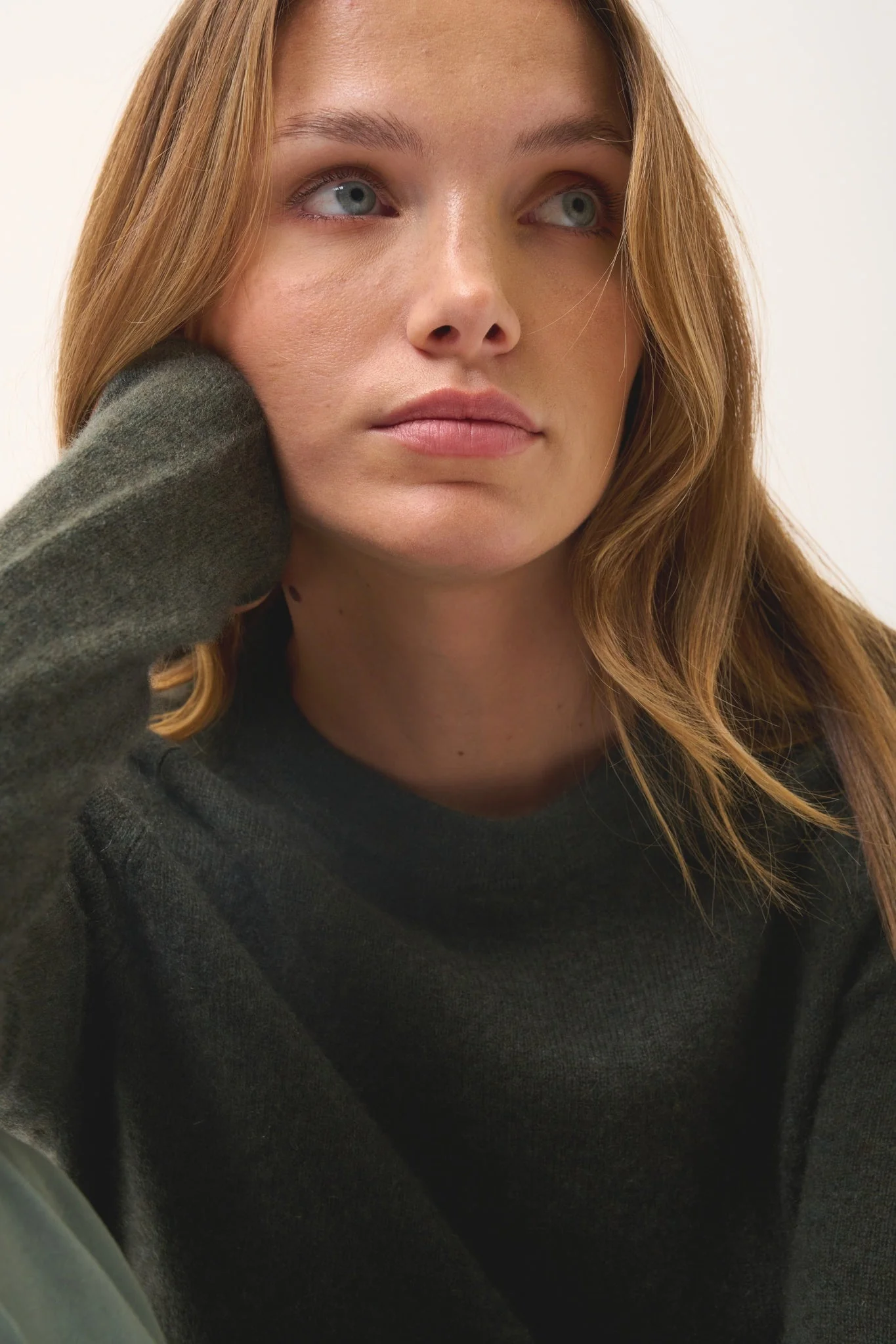 JANE pull col rond kaki chiné – Image 4