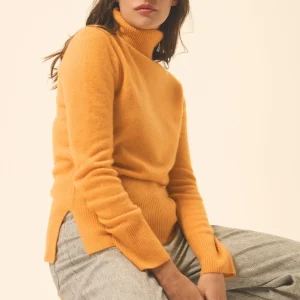 LEXIE pull col roulé curcuma