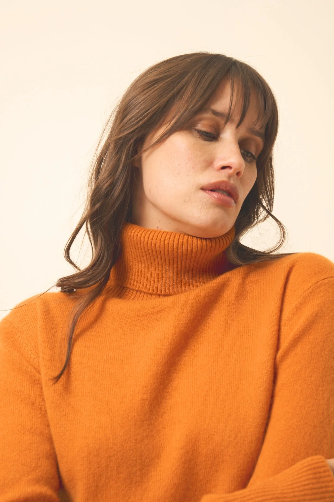 LEXIE pull col roulé ocre - Image 3