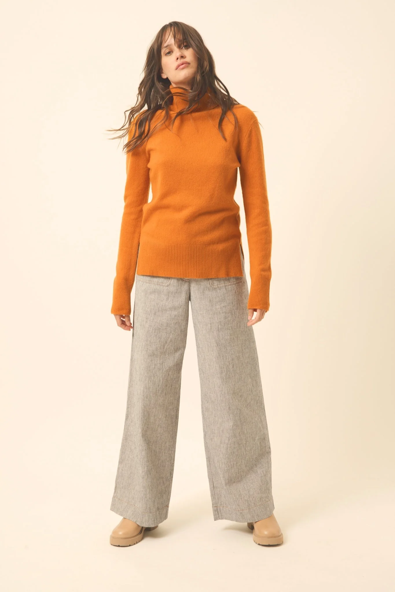 LEXIE pull col roulé ocre - Image 6