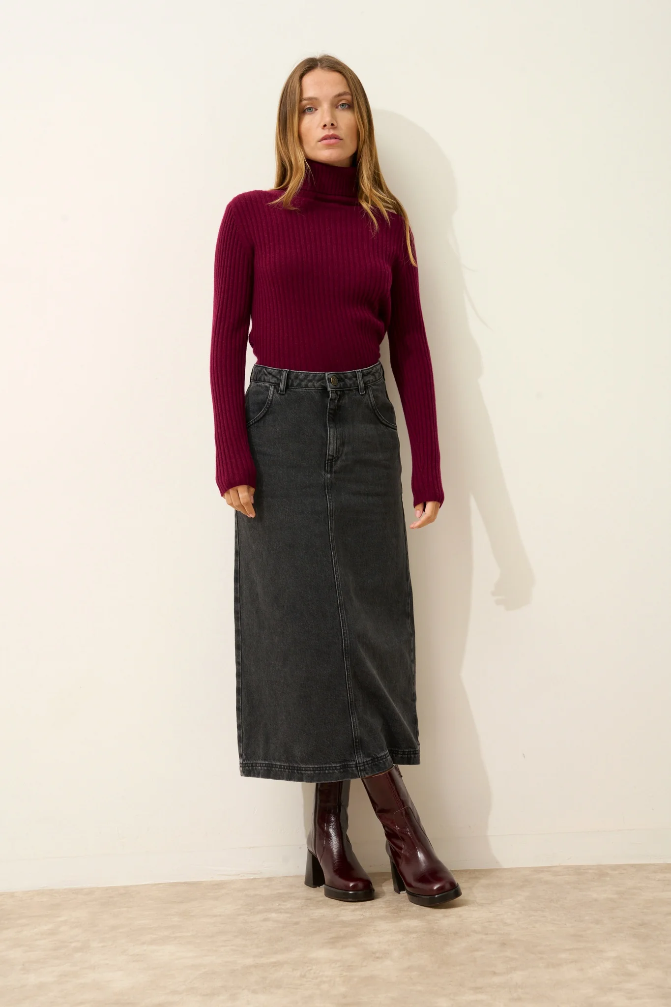 MIRAYA pull col roulé bordeaux – Image 3