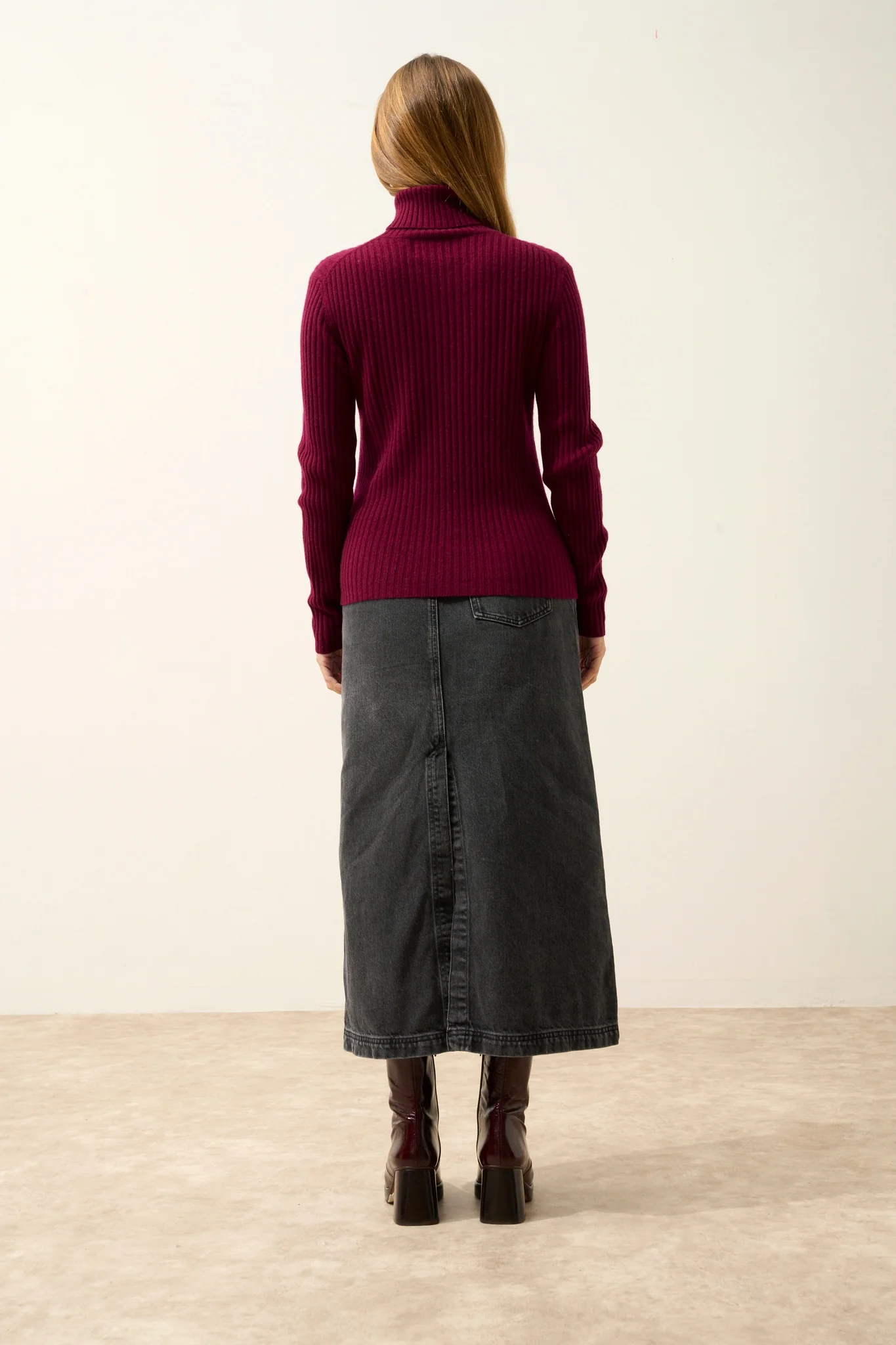 MIRAYA pull col roulé bordeaux – Image 4