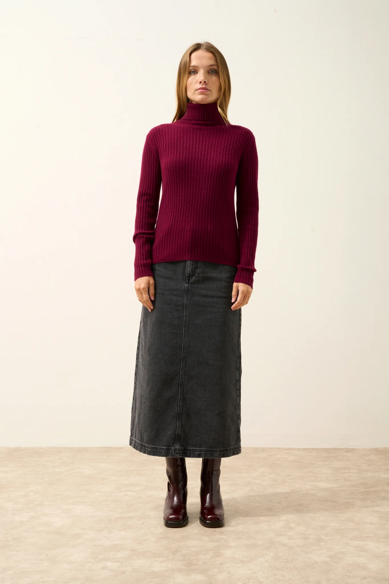 MIRAYA pull col roulé bordeaux – Image 6