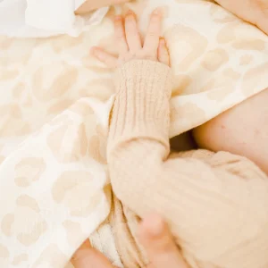 Maxi lange bébé léopard mousseline coton 80 x 80 cm personnalisable MON COEUR FAIT GRAOU