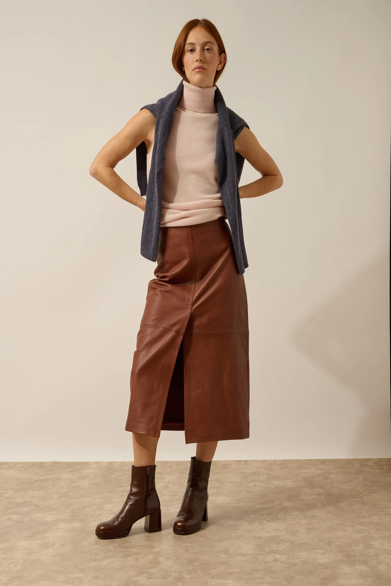 VIOLET pull col roulé poudre – Image 2