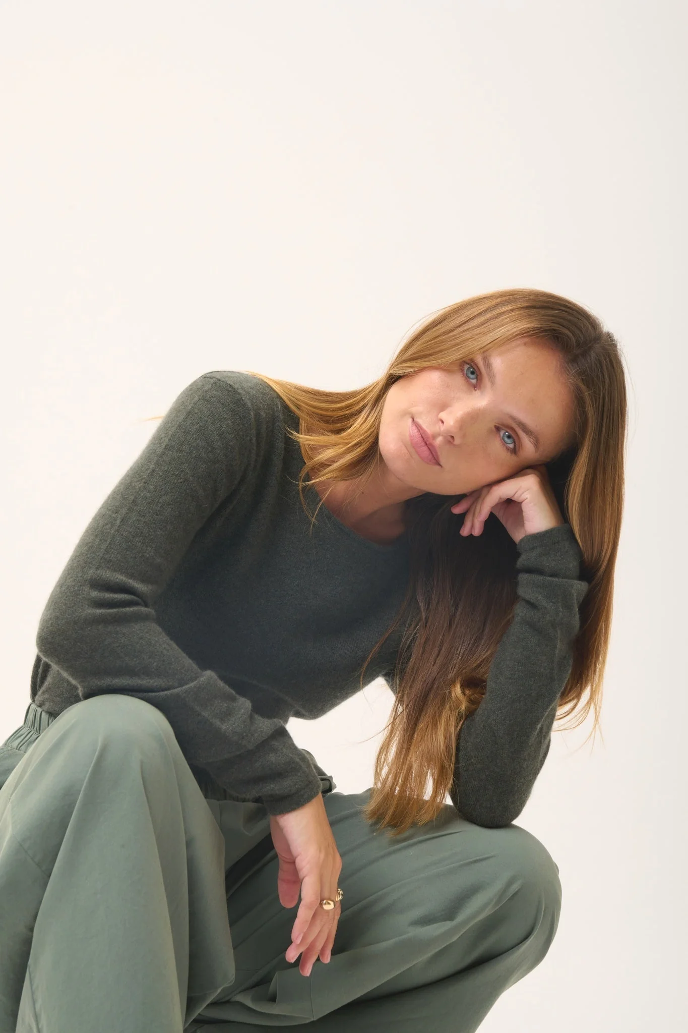 VIVIAN pull col rond kaki chiné – Image 2