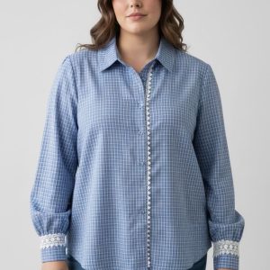 Chemise grande taille à carreaux et finitions dentelle – Élégance douce & confort moderne