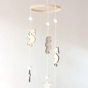 Mobile bébé hippocampes en bois GRÂCE MARINE